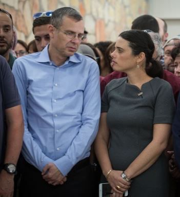 חוק הג'ובים: הממשלה אישרה את הצעת שקד ולוין