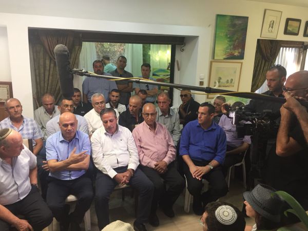 משלחת מנחמים יוצאת דופן אצל משפחת שמרלינג