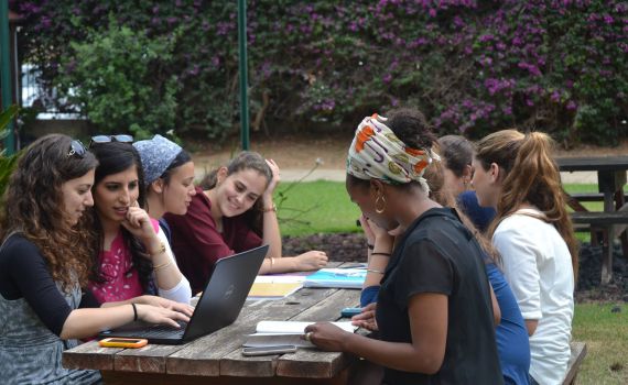 היום זה קורה: הבאנו לכם את המכללות עד לבית