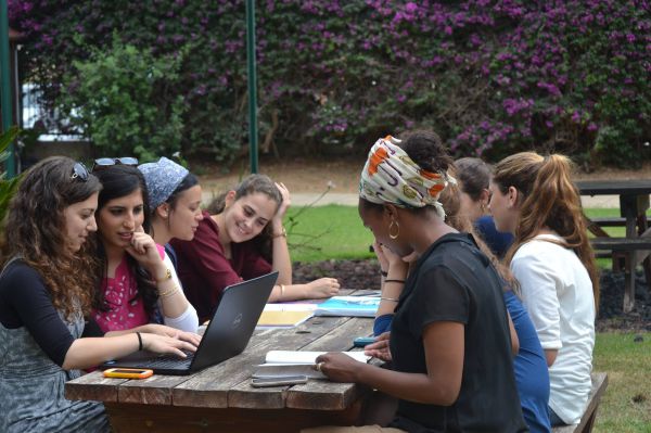 היום זה קורה: הבאנו לכם את המכללות עד לבית