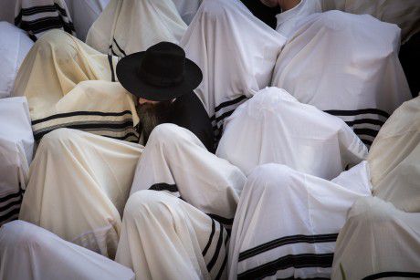 צפו • המונים בברכת הכהנים ברחבת הכותל המערבי