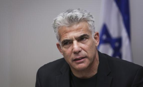 יאיר לפיד: "אני נזהר יותר מדי בכבודו של נתניהו"