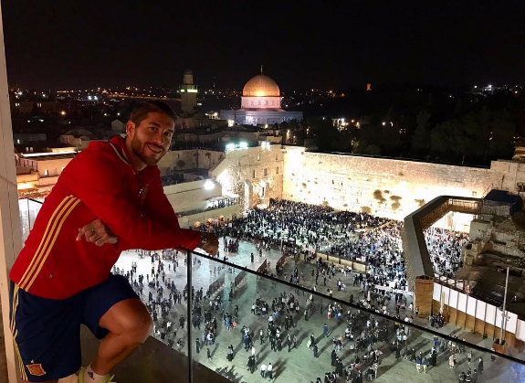 נבחרת ספרד בכדורגל הגיעה לכותל