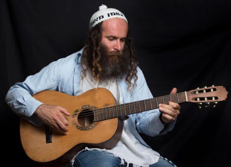 שואף גבוה: עודד ישראל מנשרי בסינגל חדש