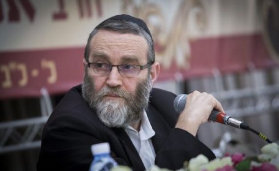 גפני מתנער: "מי שמתעמת עם שוטרות הוא לא חרדי"