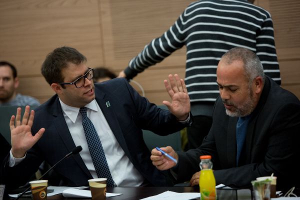 חזן הגיש תלונה נגד ח"כ הערבי: "מחבל בחליפה"