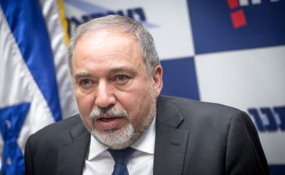 ליברמן: "לשחרר את אזריה, הוא חייל מצטיין"