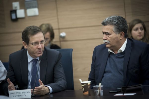 "מקווים שפרץ ירד מהרעיון ויתמוך בהרצוג"