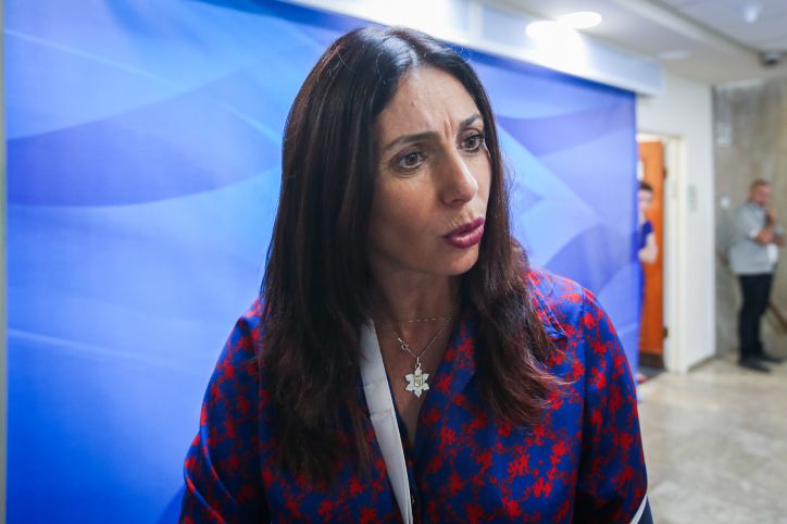 מירי רגב לאבי גבאי: "על הביצה שהתחפשה,שמעת"?