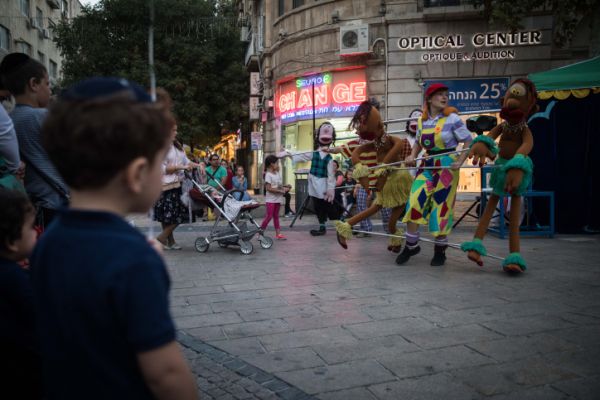 תחזית מזג האוויר לסופ"ש: ירידה בטמפ' אך עדיין חם