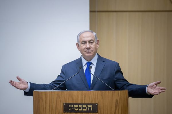 שו"ת: האם מותר להעמיד לדין ראש ממשלה מכהן?