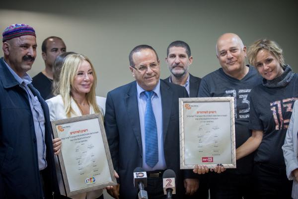 הלילה זה קורה: ערוץ 2 מתפצל לשניים