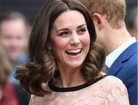 מעוררת השראה: קייט מידלטון מציגה סטייל היריון