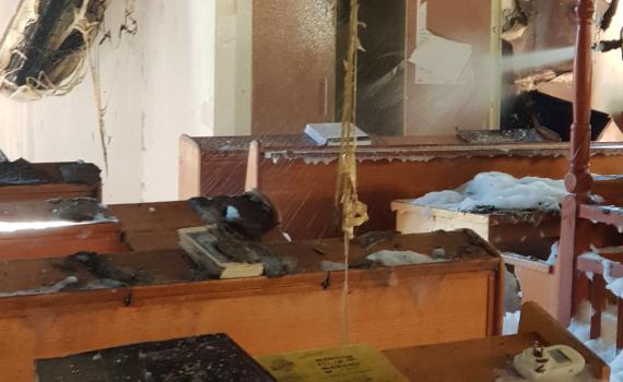 בית הכנסת בכפר גדעון עלה באש – ספרי התורה ניצלו