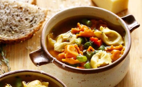 בריח של סתיו: מתכון למרק טורטליני וירקות