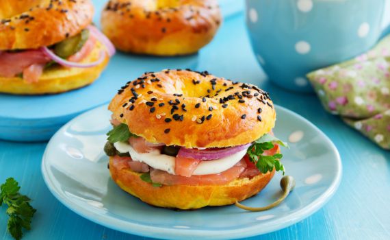 צפו: ארוחה שלמה ומפתיעה בבייגל אחד