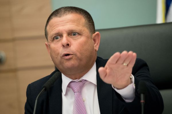 איתן כבל על אהוד ברק: "פוליטיקאי קטן ולא מנהיג"