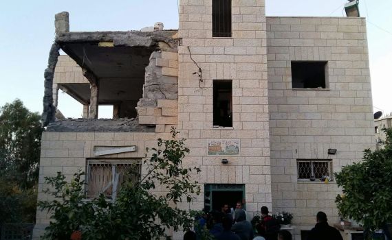 זעם ברשת: צה"ל הרס חלקית את בית המחבל