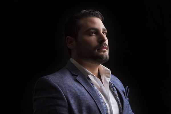 רפואה שלמה: גד אלבז נחת בארץ מסיבה פחות משמחת