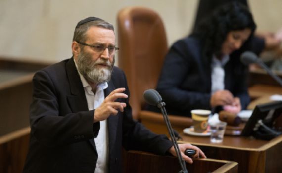 הישג לגפני:"חוק המרכולים" עבר בקריאה טרומית