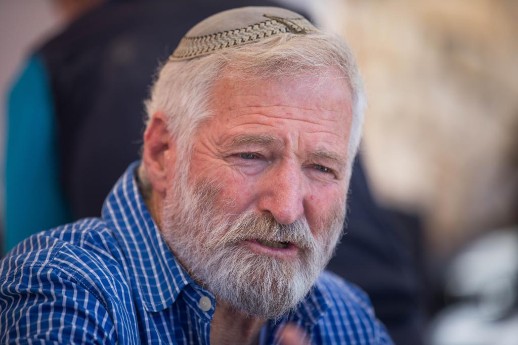 פיצוץ באמנה: המזכירות בניסיון לפטר את זמביש