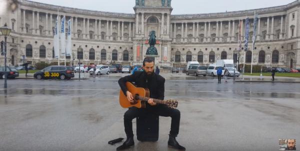 "לעוף אליך": רועי לביא בקליפ חדש