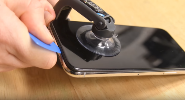 פירקו את האייפון X וגילו כמה עולה באמת לייצר אותו