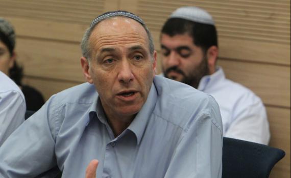 "מה אכפת לך מהכותל? אני נכנס למועדון הומואים?"