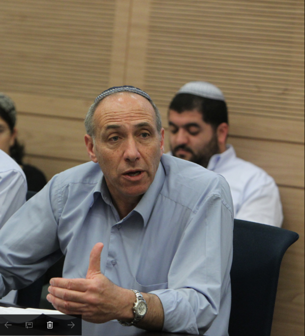 "מה אכפת לך מהכותל? אני נכנס למועדון הומואים?"