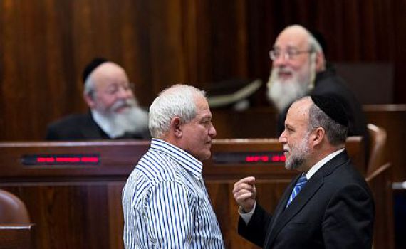 מי צריך כאב ראש? השר כ"ץ מוריד ממנו את הסמכות