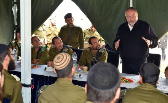 ליברמן נגד השיימינג: "נסייע לכל חייל שיסבול מהכפשות"