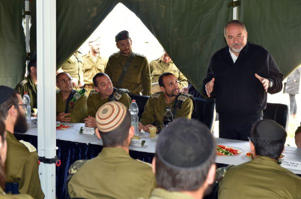 ליברמן נגד השיימינג: "נסייע לכל חייל שיסבול מהכפשות"