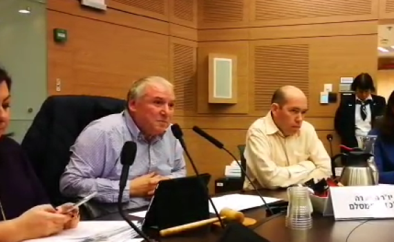 הקלדנית איחרה- הח"כ החילוני אמר דבר תורה. צפו
