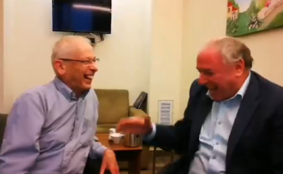 צפו: התשובה של בני בגין ודודי אמסלם למבקרים