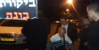 'נוכל, שקרן': דוד ביטן הותקף ביציאה מביתו. צפו