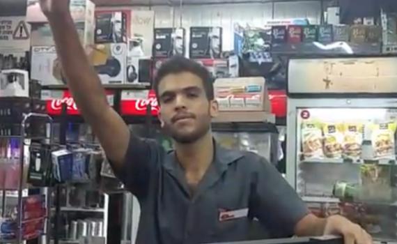 צפו: עובד בתחנת דלק תוקף את איתמר בן גביר