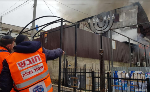 שריפה ליד קברו של רבי נחמן- ספרי התורה חולצו