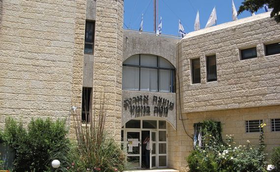 תפרה מכרזים ונתנה כספים; ליקויים במועצת בנימין