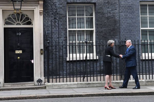 "מודאגת מאד מההתנחלויות הלא חוקיות"