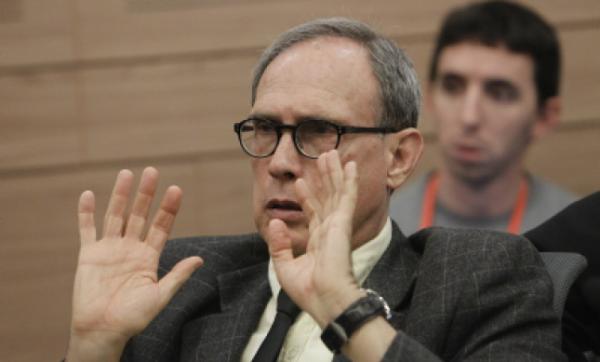 שר נוסף חטף צעקות: "תסתכל על האבא!" | צפו