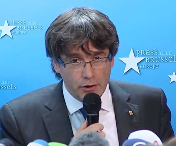 נשיא קטלוניה המודח הסגיר את עצמו למשטרת בלגיה