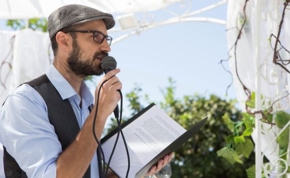 'הרב' שמחתן ממבט ראשון משיב אש