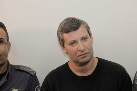 השר לשעבר הולך לכלא: "אני לא מושחת"