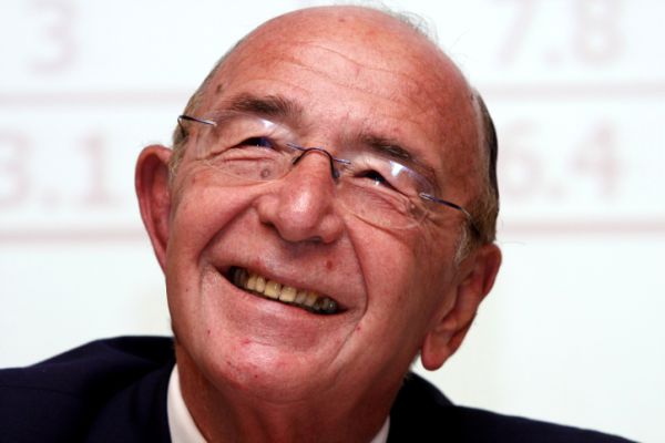 בעקבות התלונות • אלכס גלעדי הודיע: "אני זז הצידה"