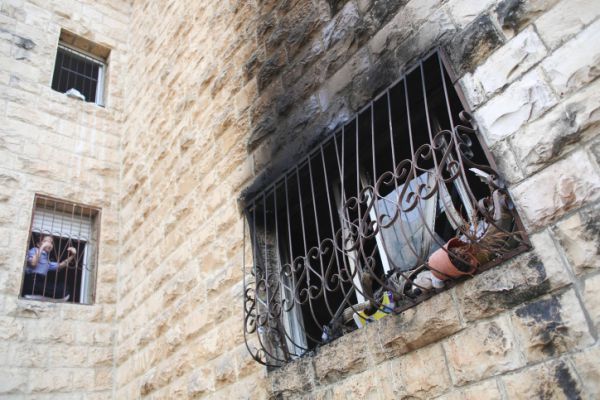 בגלל ילד קטן: בית המשפחה החרדית נשרף כליל בשבת