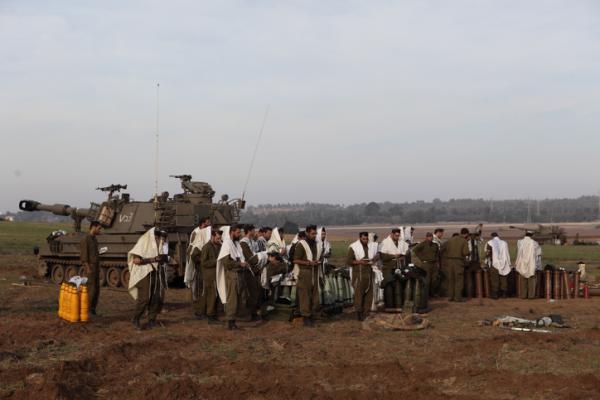 800 חיילים לרמטכ"ל: "החזר את 'שמחת יום א'"