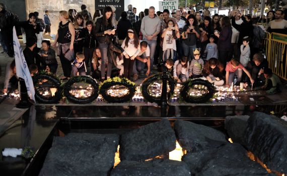 צפו: העצרת בכיכר לזכר יצחק רבין