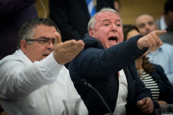 "אם לא הייתי מזרחי, הם לא היו מעיזים לעשות לי את זה"