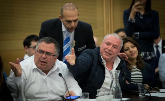 האזינו: ח"כ דודי אמסלם מותח את דוד ביטן ברדיו