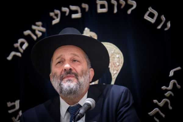 דרעי: כואב לי; מעריך ומוקיר את הרב עמאר"